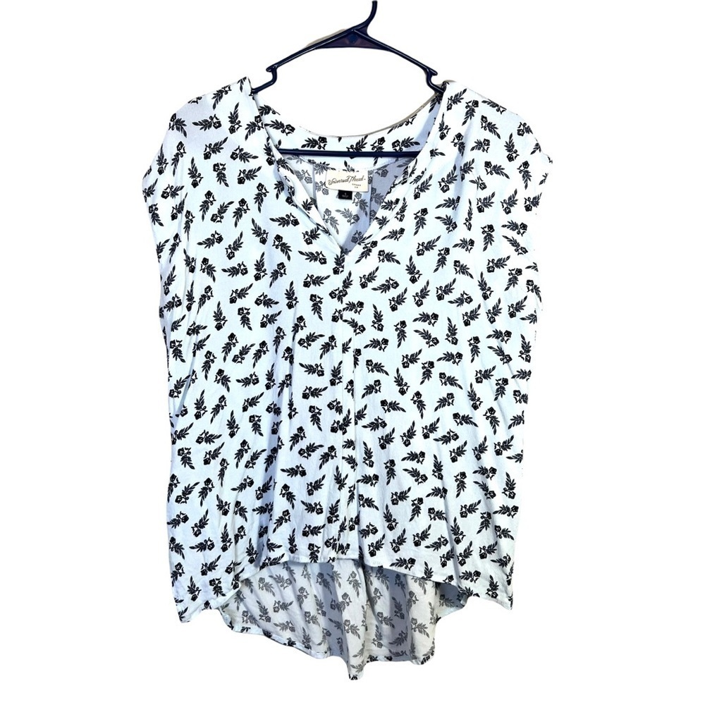 Universal Thread Light Blue Floral Sleeveless V-Neck Rayon Blouse Top Size Small - Picture 4 of 16